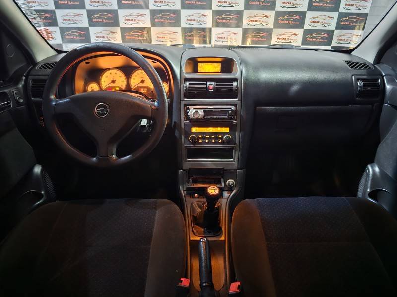 CHEVROLET - ASTRA - 2010/2011 - Preta - R$ 39.900,00