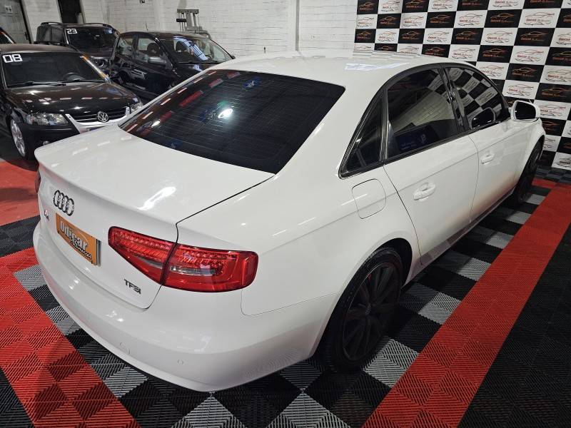 AUDI - A4 - 2015/2015 - Branca - R$ 87.900,00