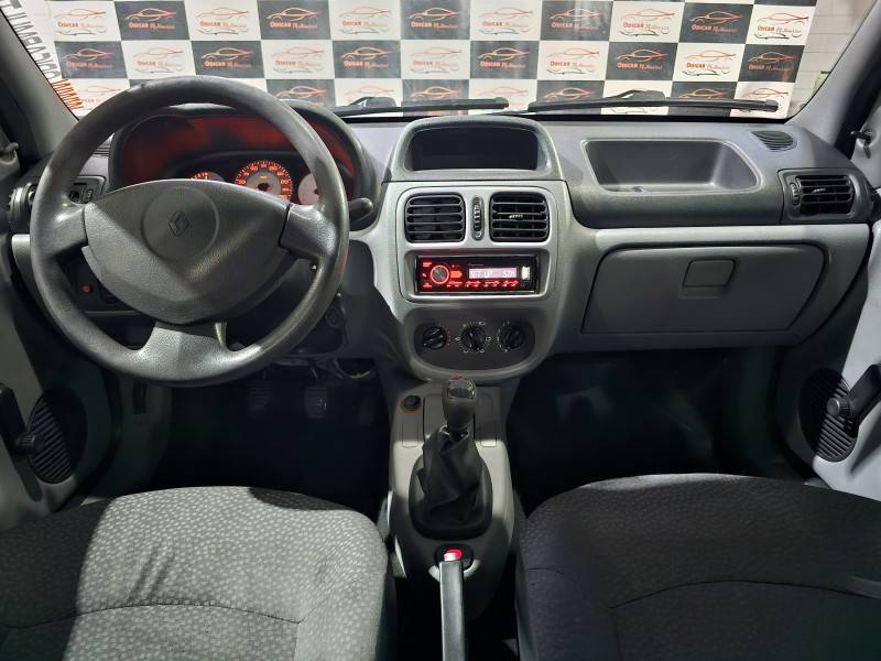 RENAULT - CLIO - 2010/2011 - Prata - R$ 22.900,00