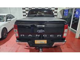 FORD - RANGER - 2012/2013 - Preta - R$ 105.900,00