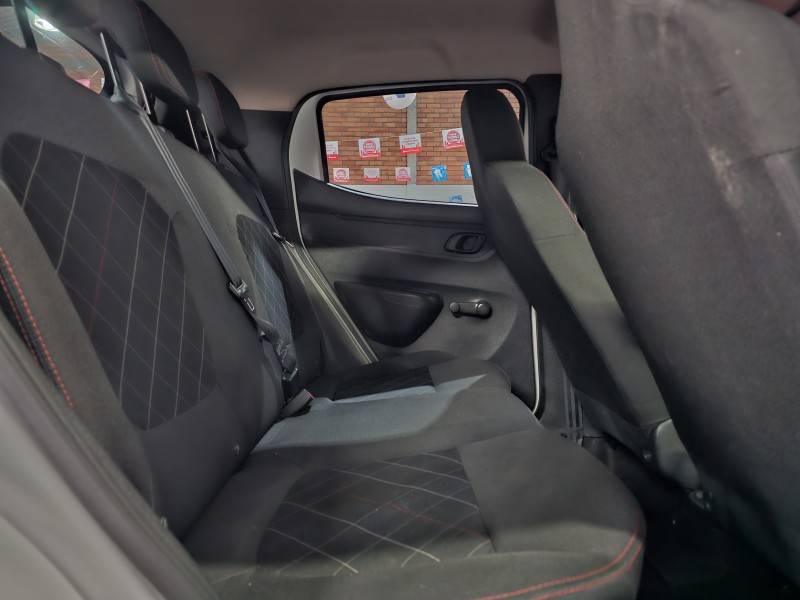 RENAULT - KWID - 2021/2022 - Branca - R$ 49.900,00