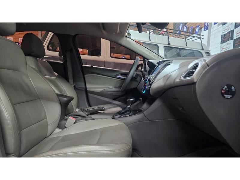 CHEVROLET - CRUZE - 2016/2017 - Branca - R$ 86.900,00