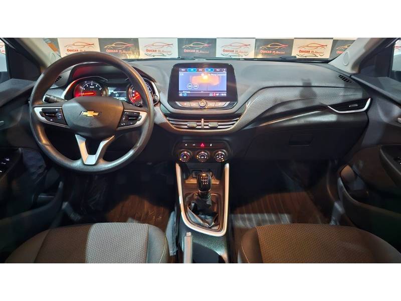 CHEVROLET - ONIX - 2023/2023 - Branca - R$ 71.900,00