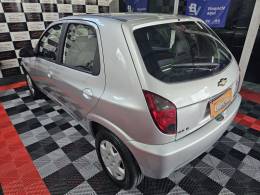 CHEVROLET - CELTA - 2013/2014 - Cinza - R$ 32.900,00