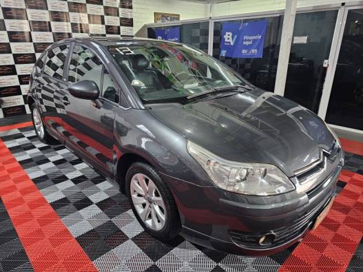 CITROËN - C4 - 2012/2013 - Cinza - R$ 30.900,00