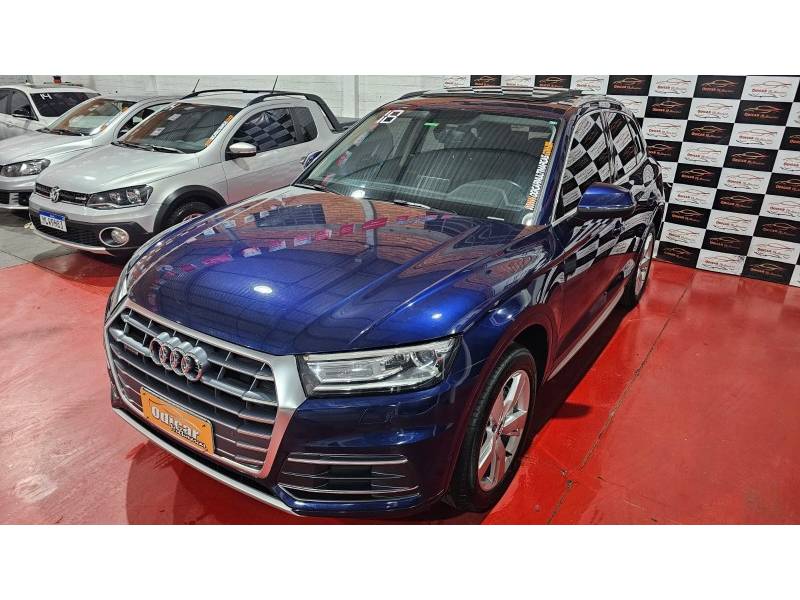 AUDI - Q5 - 2017/2018 - Azul - Sob Consulta
