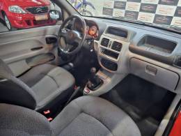 RENAULT - CLIO - 2007/2008 - Vermelha - R$ 17.900,00