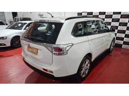 MITSUBISHI - OUTLANDER - 2013/2014 - Branca - R$ 70.900,00