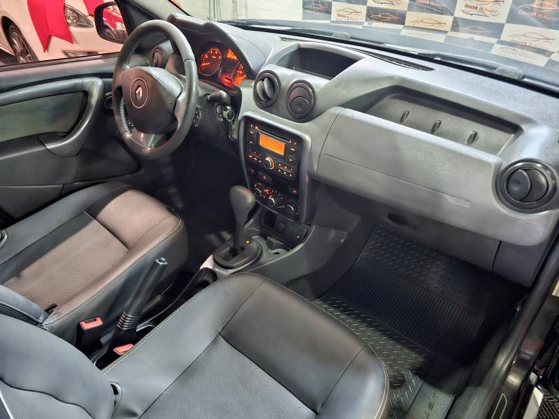 RENAULT - DUSTER - 2012/2013 - Preta - R$ 51.900,00