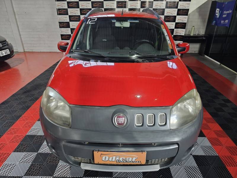 FIAT - UNO - 2011/2012 - Vermelha - R$ 30.900,00