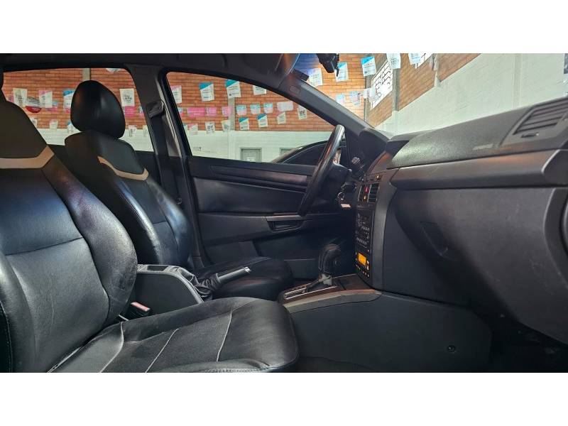 CHEVROLET - VECTRA - 2008/2009 - Preta - R$ 37.900,00