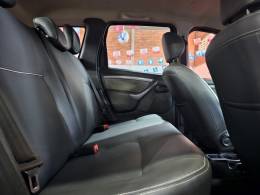 RENAULT - DUSTER - 2012/2013 - Preta - R$ 51.900,00