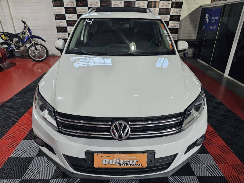 VOLKSWAGEN - TIGUAN - 2013/2014 - Branca - R$ 69.900,00