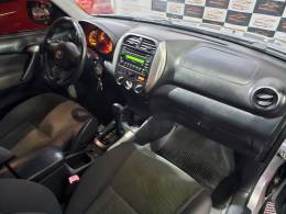 TOYOTA - RAV4 - 2004/2005 - Prata - R$ 45.900,00