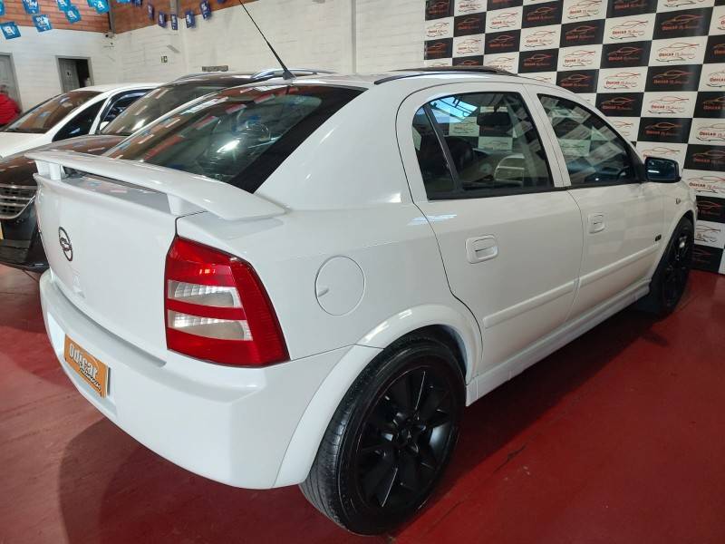 CHEVROLET - ASTRA - 2004/2005 - Branca - R$ 31.900,00