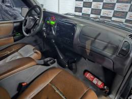 FORD - RANGER - 2006/2007 - Preta - R$ 57.900,00