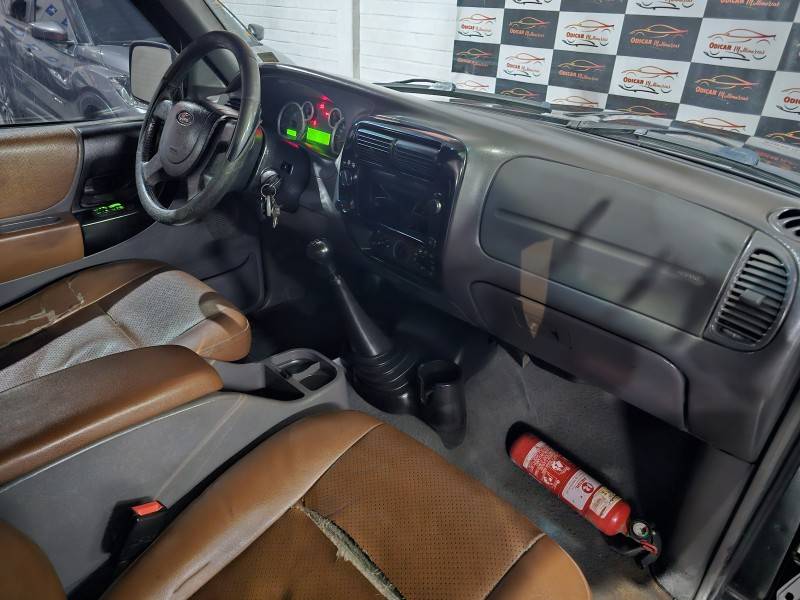 FORD - RANGER - 2006/2007 - Preta - R$ 57.900,00