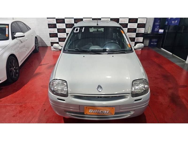 RENAULT - CLIO - 2001/2001 - Cinza - R$ 16.900,00