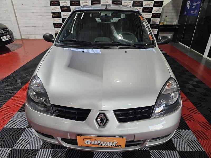 RENAULT - CLIO - 2010/2011 - Prata - R$ 22.900,00