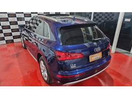 AUDI - Q5 - 2017/2018 - Azul - Sob Consulta