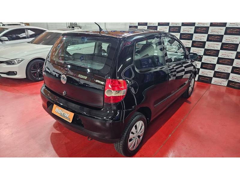 VOLKSWAGEN - FOX - 2007/2008 - Preta - R$ 20.900,00