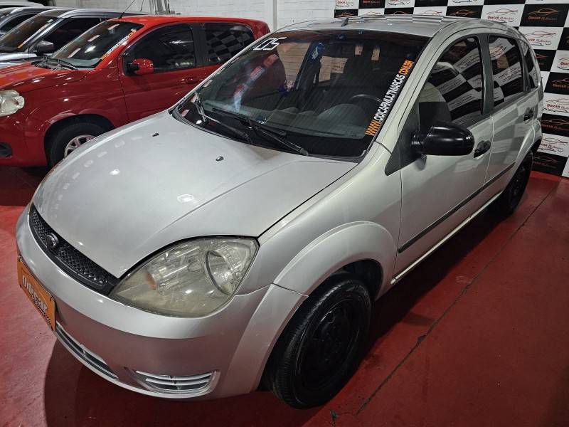 FORD - FIESTA - 2005/2005 - Prata - R$ 19.900,00