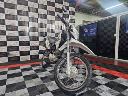 HONDA - NXR 150 - 2014/2014 - Branca - R$ 14.900,00