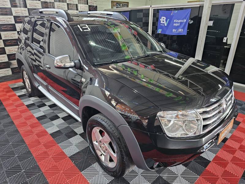 RENAULT - DUSTER - 2012/2013 - Preta - R$ 51.900,00
