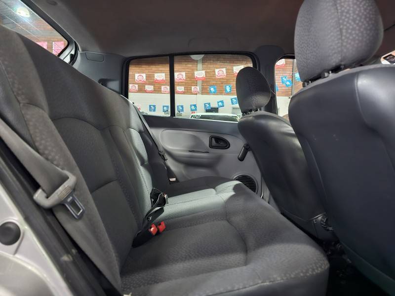 RENAULT - CLIO - 2010/2011 - Prata - R$ 22.900,00