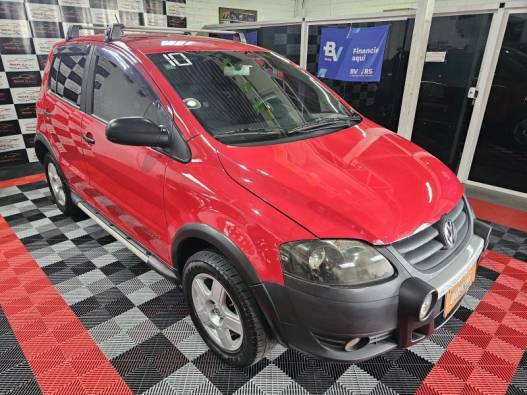 VOLKSWAGEN - CROSSFOX - 2009/2010 - Vermelha - R$ 34.900,00