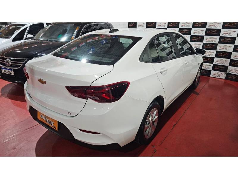 CHEVROLET - ONIX - 2023/2023 - Branca - R$ 71.900,00