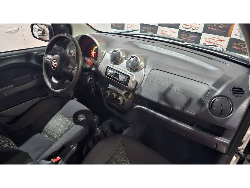 FIAT - UNO - 2013/2014 - Branca - R$ 34.900,00