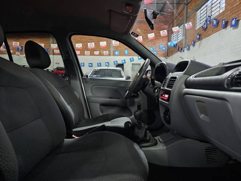 RENAULT - CLIO - 2010/2011 - Prata - R$ 22.900,00