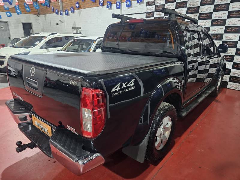 NISSAN - FRONTIER - 2007/2008 - Preta - R$ 75.900,00