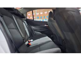 CHEVROLET - ONIX - 2023/2023 - Branca - R$ 71.900,00